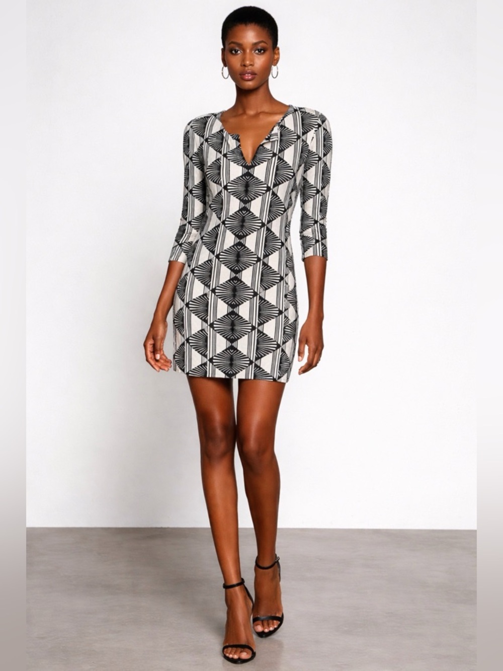 Diane Von Furstenberg DVF Women’s Silk Black White Geometric Mini Shift Dress 2